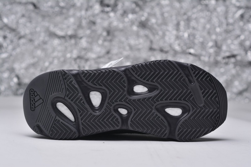 Yeezy Boost 700 V2 Vanta Reps