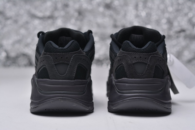 Yeezy Boost 700 V2 Vanta Reps