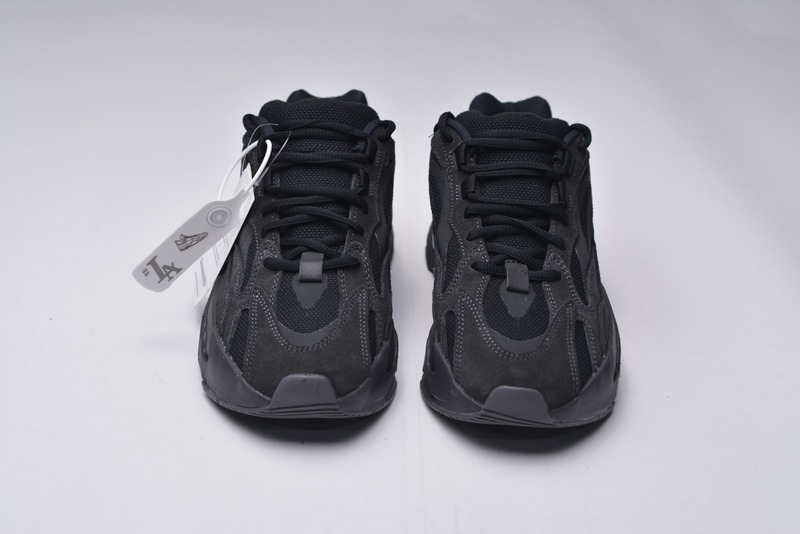 Yeezy Boost 700 V2 Vanta Reps
