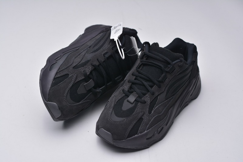 Yeezy Boost 700 V2 Vanta Reps