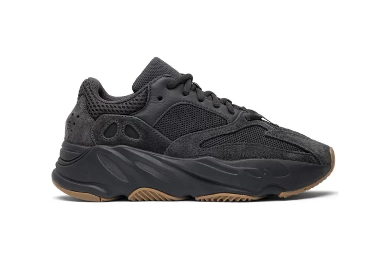 Yeezy Boost 700 Utility Black (2019/2023) Replica