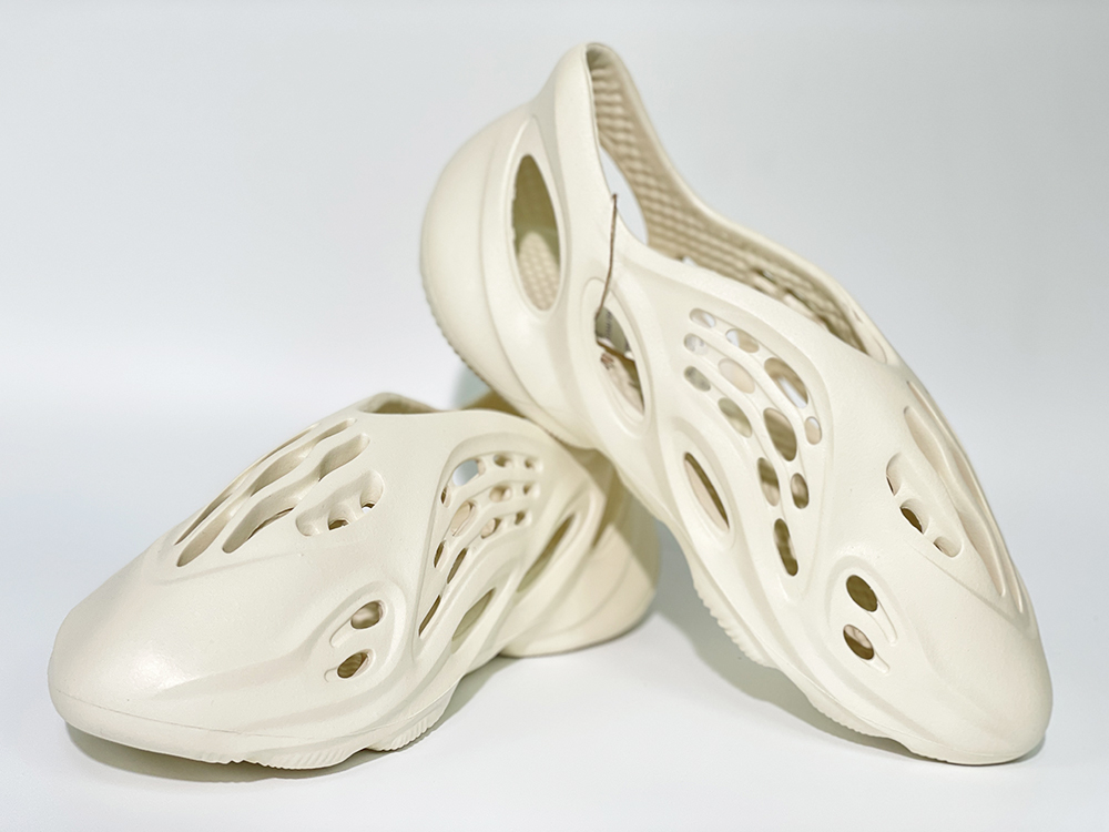 Yeezy Foam RNNR Ararat Replica - G55486 - Image 3