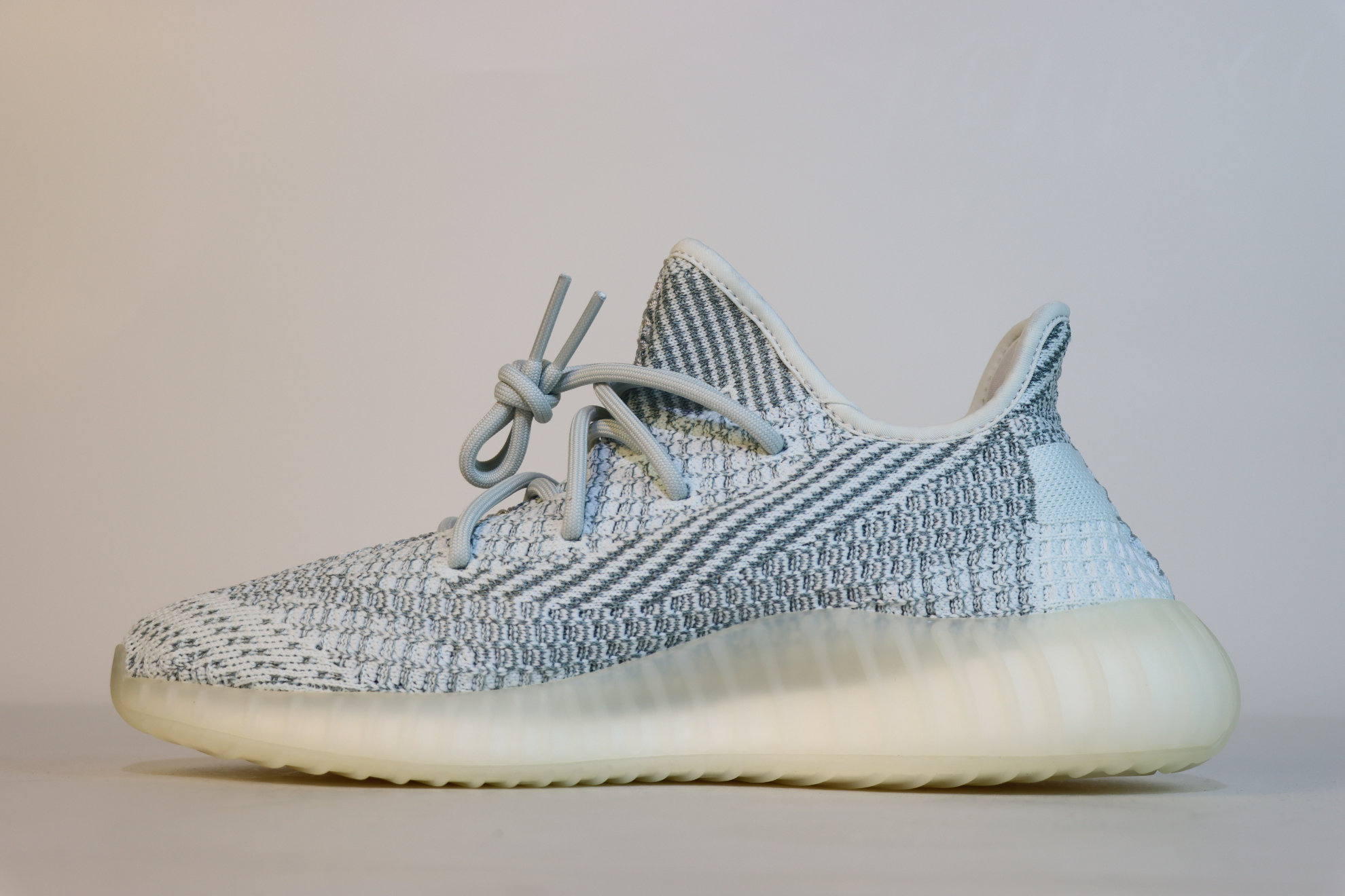 YEEZ 350 V2 CLOUD WHITE REFLECTIVE REPLICA FW 5317 - Image 4