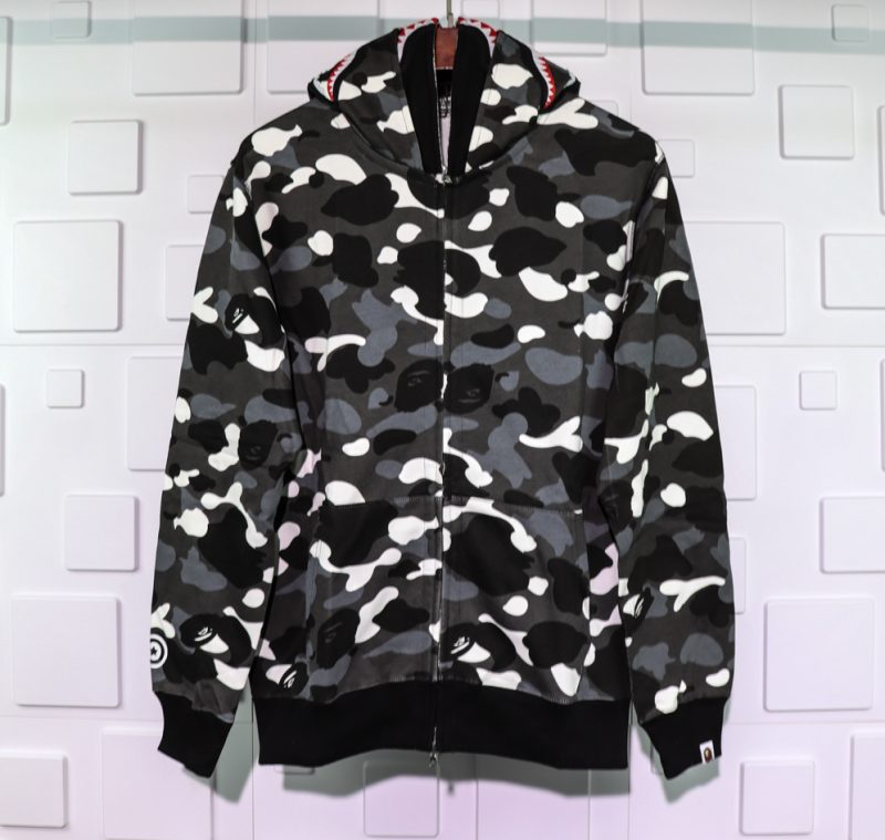 A BATHING APE BAPE SHARK 1ST CAMO DOUBLE HOODIE - Image 4