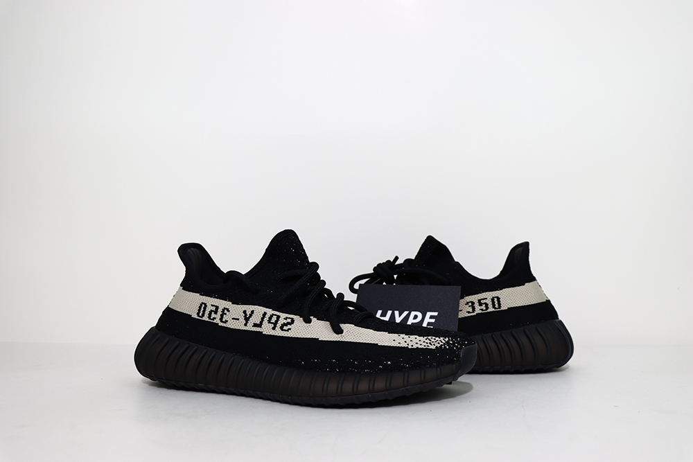 YEEZY 350 V2 CORE BLACK WHITE - Image 2