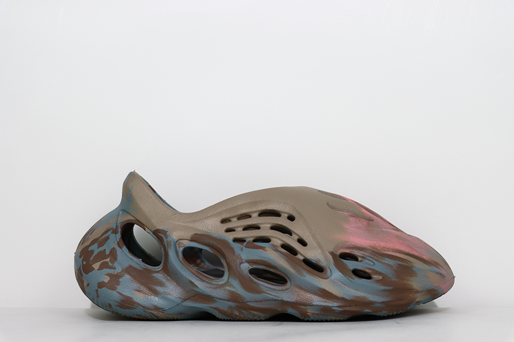 YEEZY FOAM RUNNER 'MX SAND GREY' REPLICA - Image 3