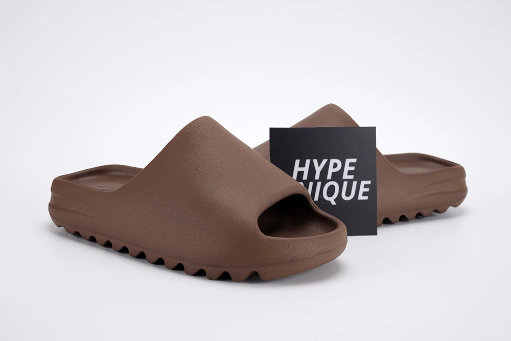 Yeezy Slide "Flax" GX6141 MATTE - Image 2