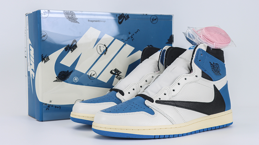 the box with the shoe