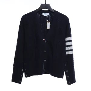 Coarse needle twist V-neck cardigan