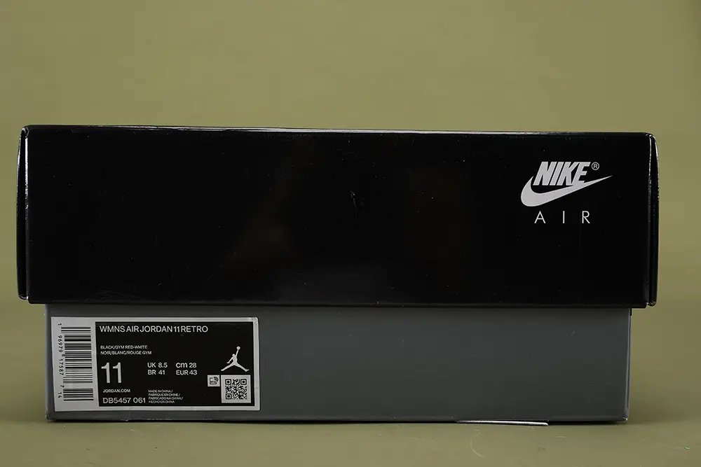 the jordan 11 black grey shoe box