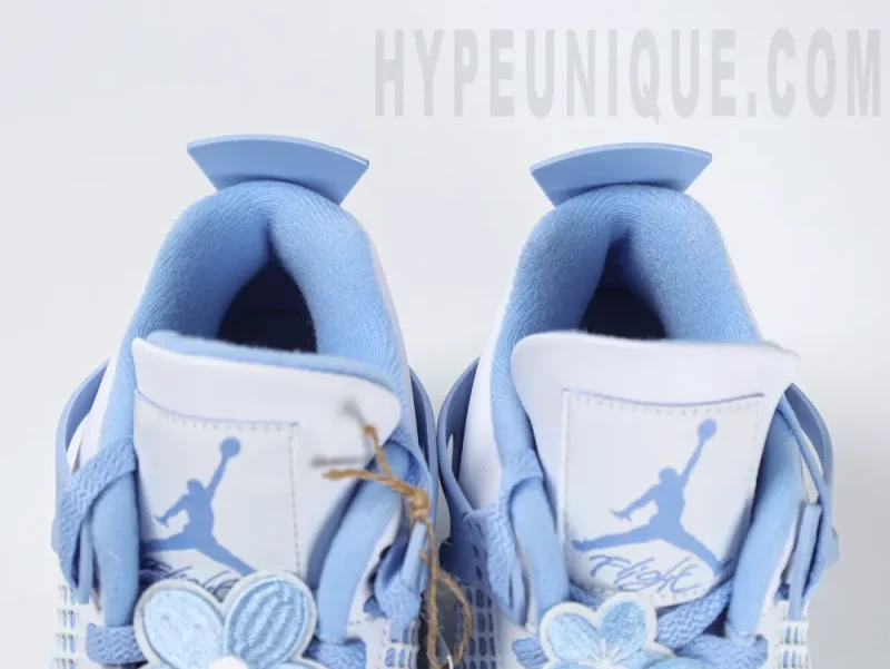the light blue shoe mouth