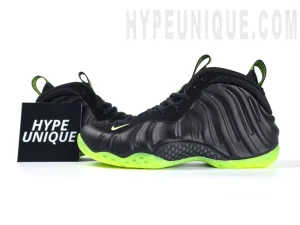 Nike Air Foamposite One Black Volt