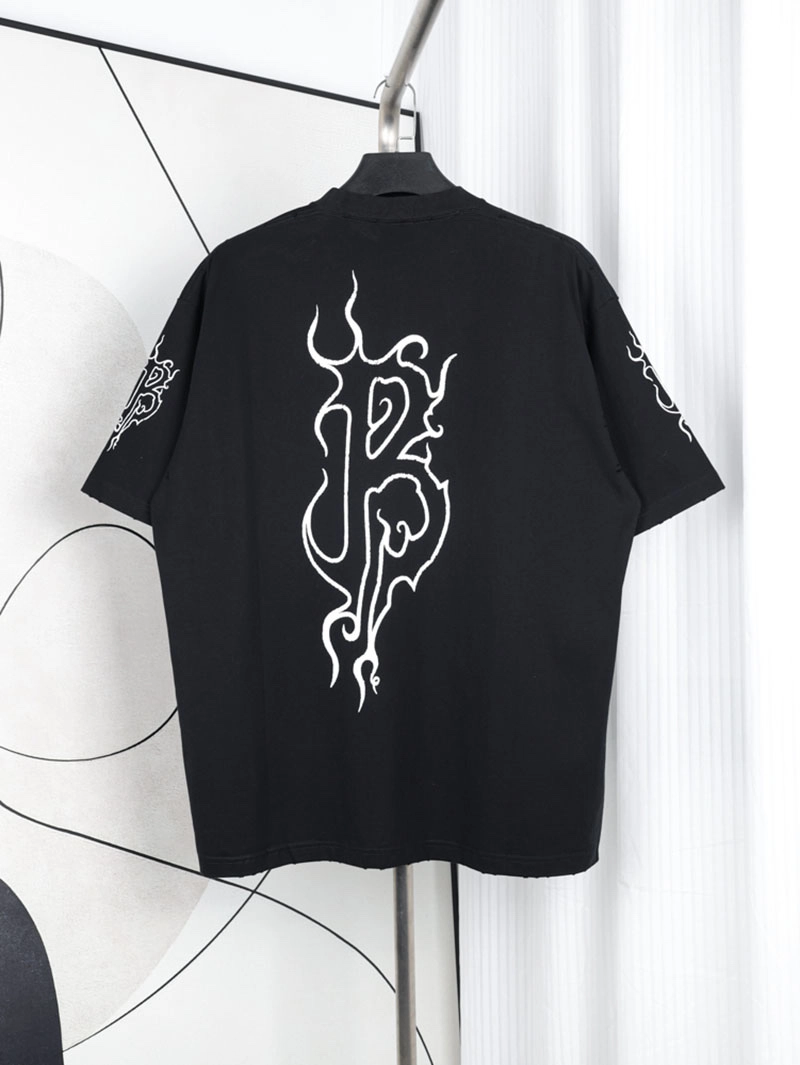 Outline Flame Letter Print T-Shirt - Image 2