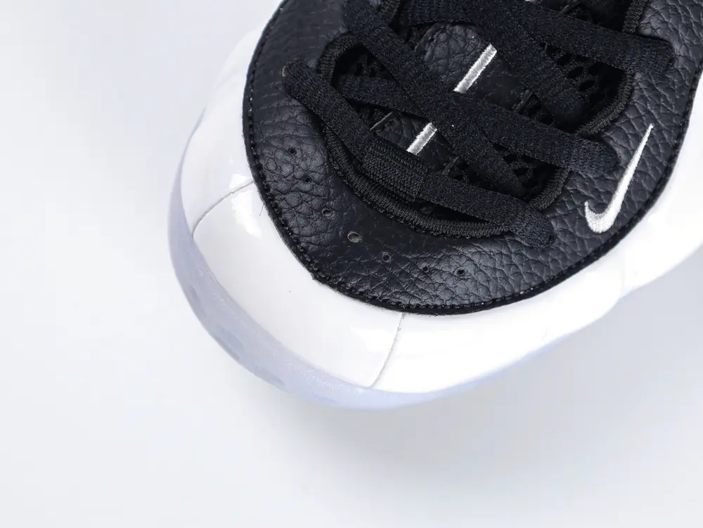 thetoe box