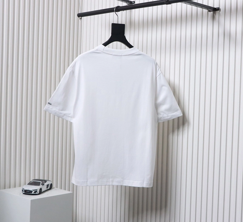 Drilled Earphones Logo Printed T-Shirt