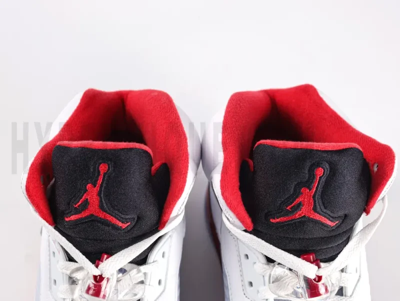 Red textile buckle and tongue