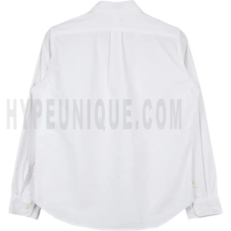 The back of the white clothes
