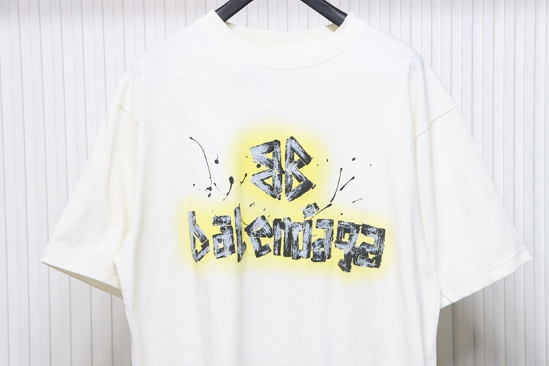 Hand-Painted BB Letter Logo Printed T-Shirt
