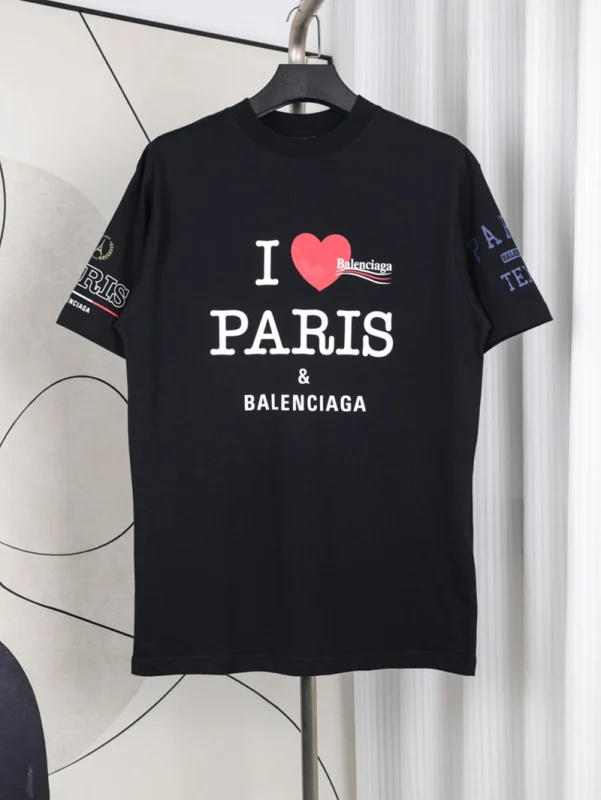 Heart Graffiti Logo Print T-Shirt