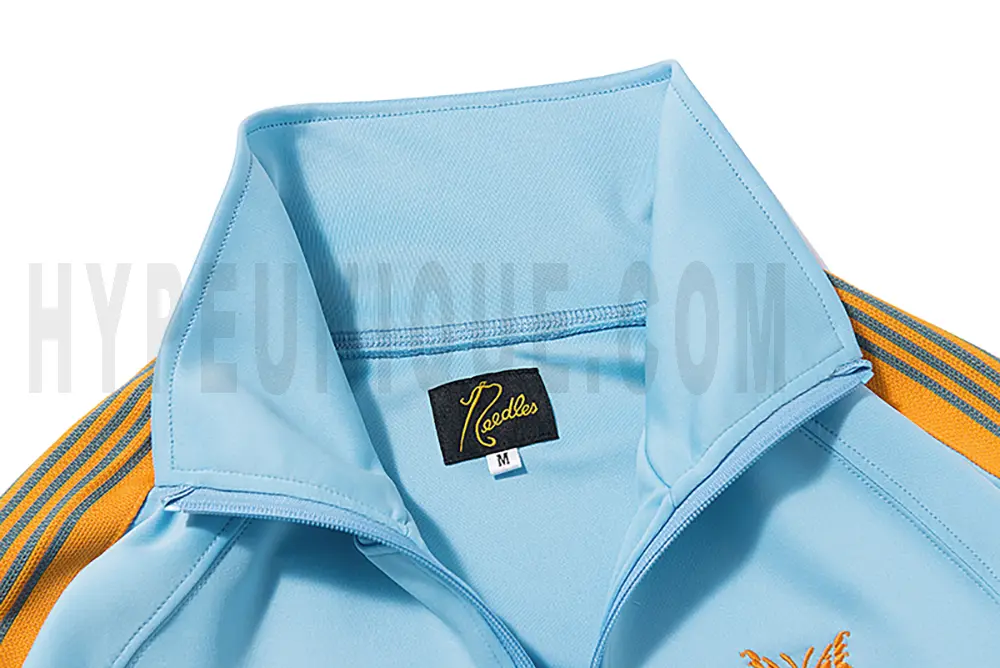 Close-up of the jacket’s neckline wash tag.