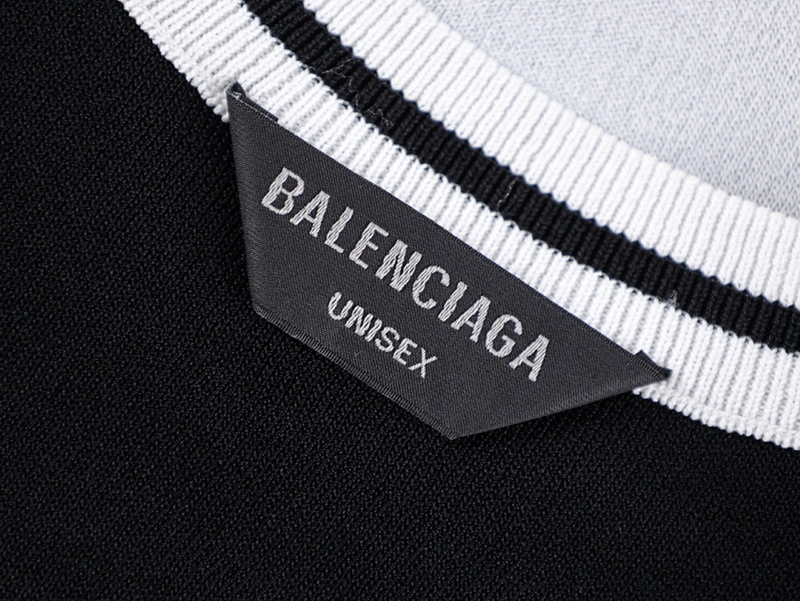 01 Logo Vest