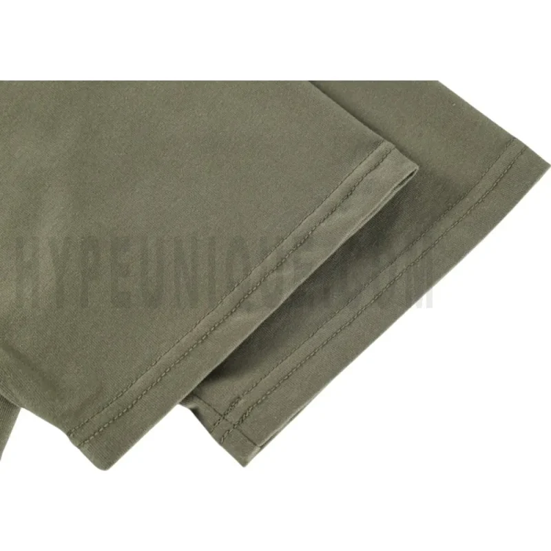 The sleeves of the green clothes