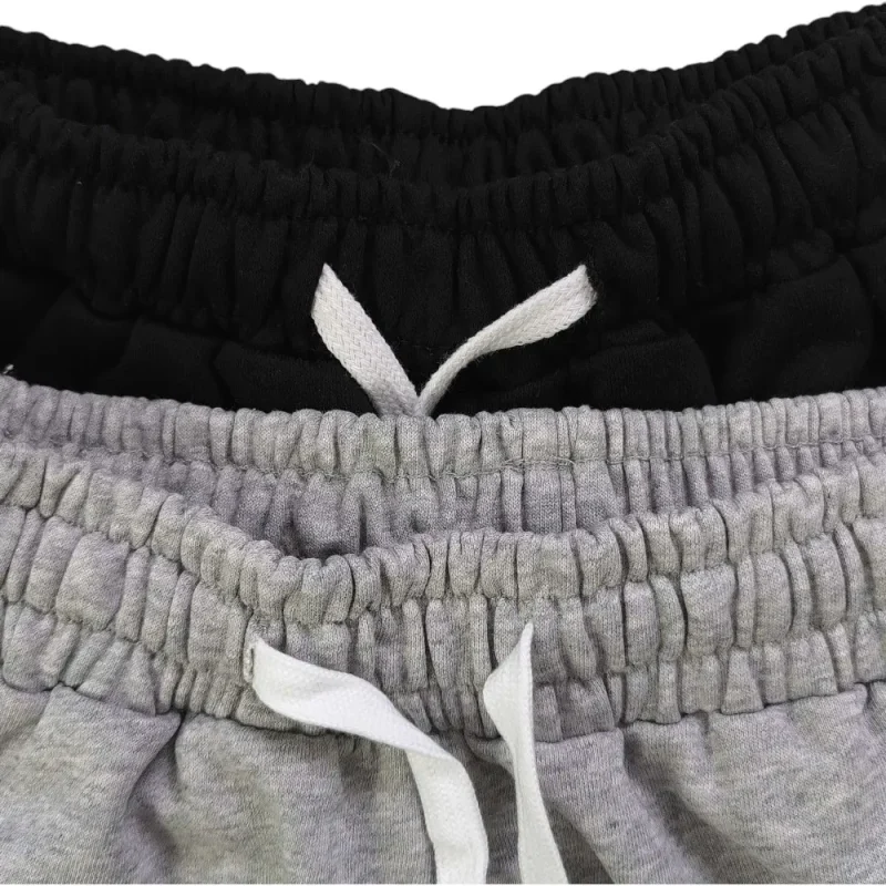 Elastic waistband detail image of the pants