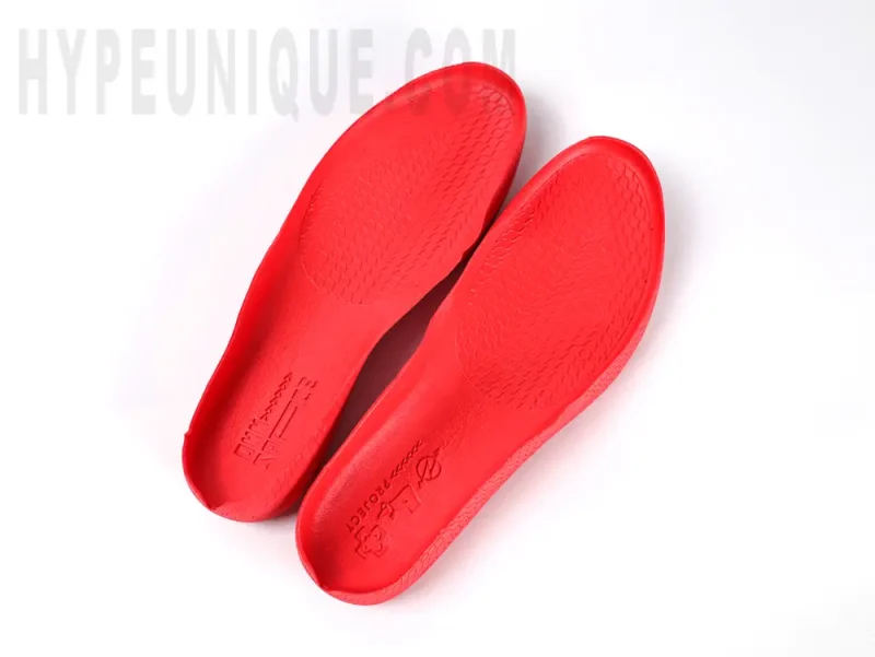 the red insole