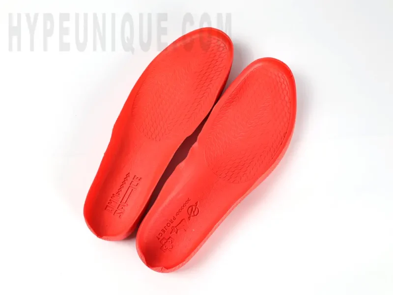the red insole