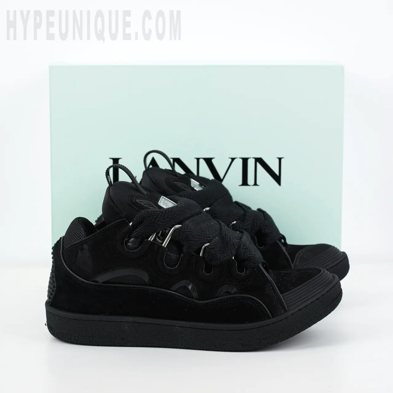 the shoe with box