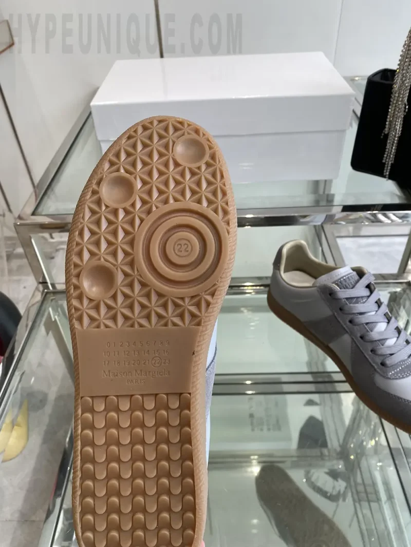 The brown insole