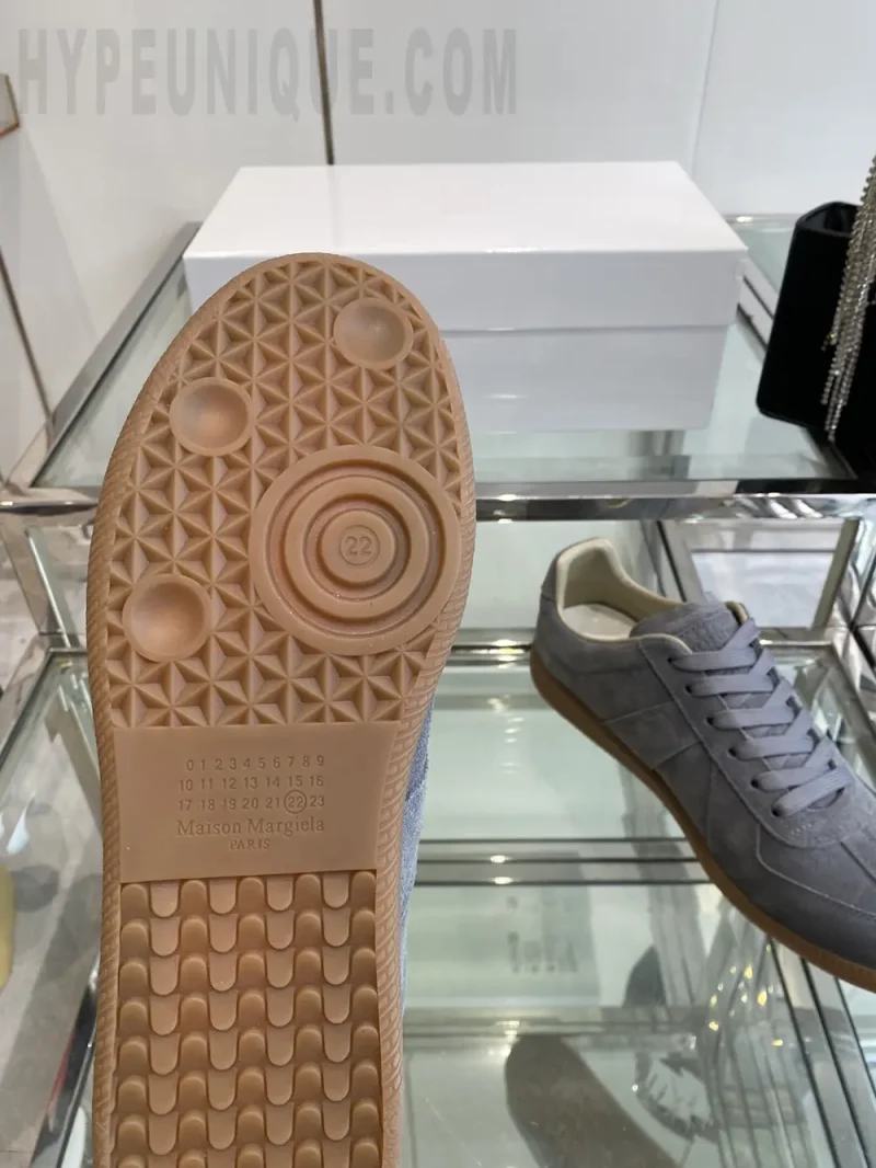 The brown insole