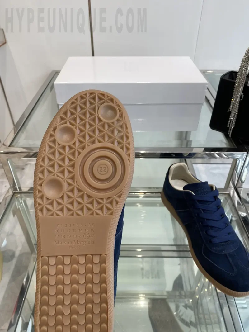 The brown insole