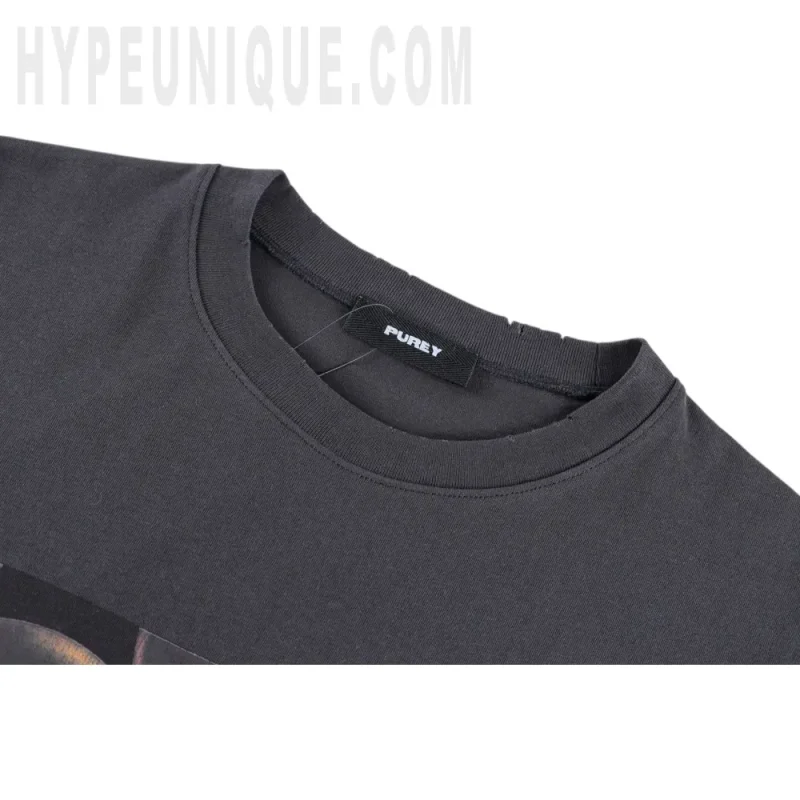 Close-up of the collar detail