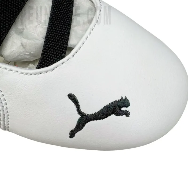 The right foot pair