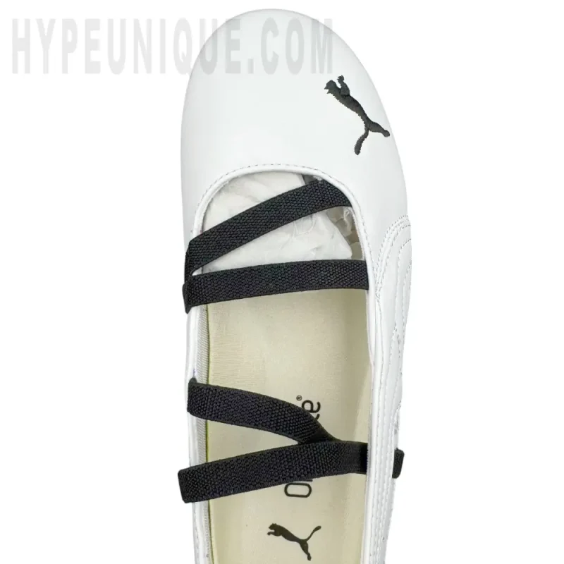 The right foot pair
