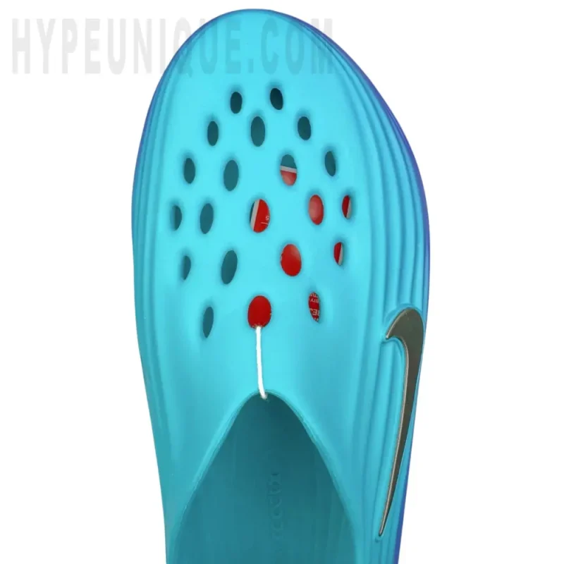 The right foot pair