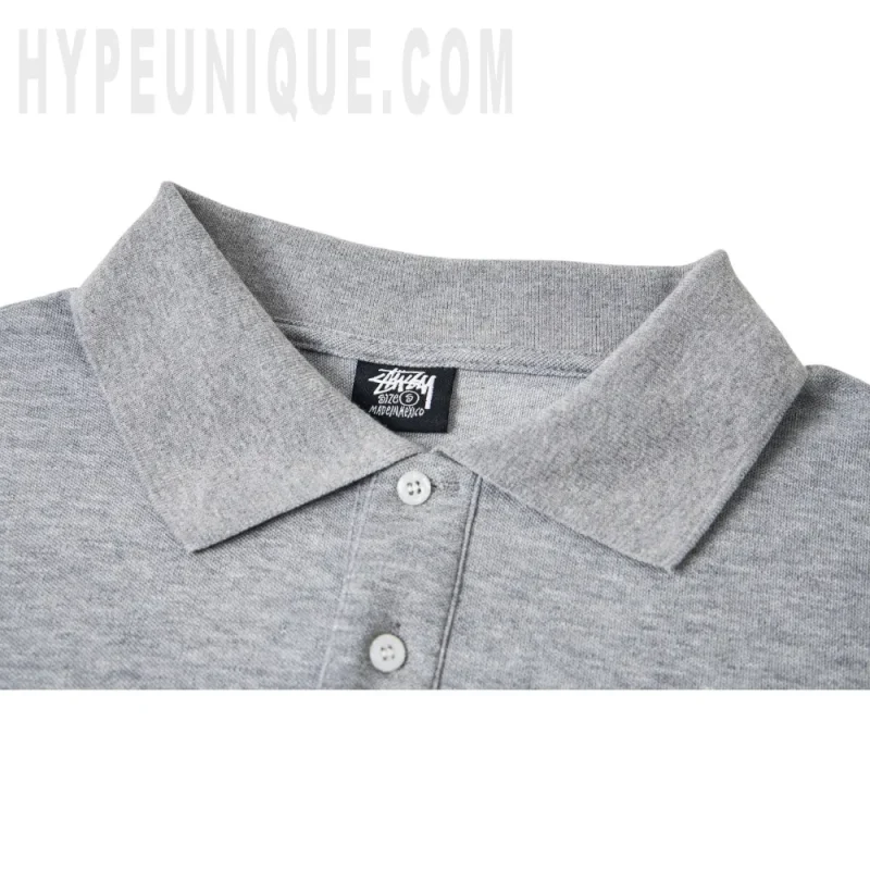 Close-up of the collar detail