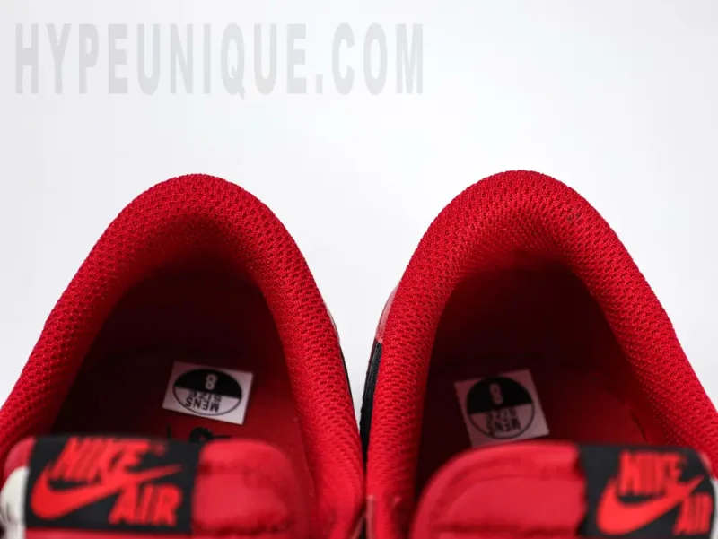 the red shoe mouth