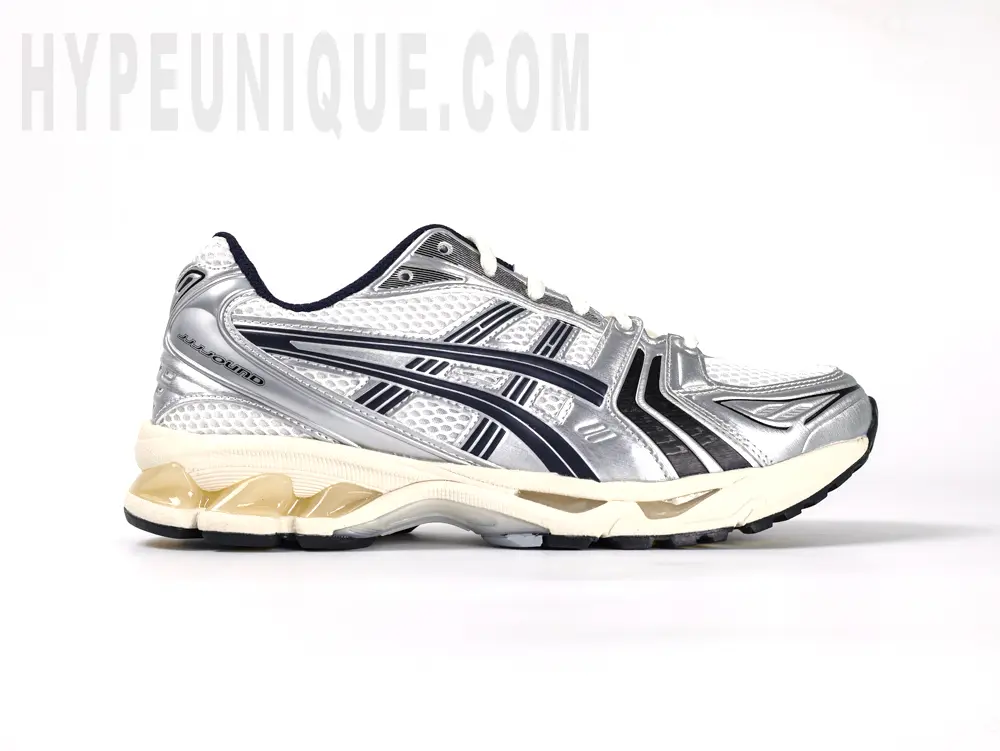 the right foot pairs