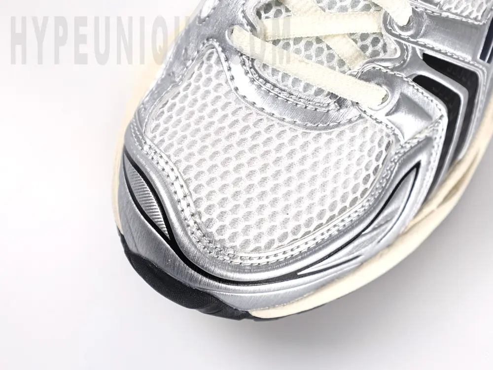 Silver mesh toe