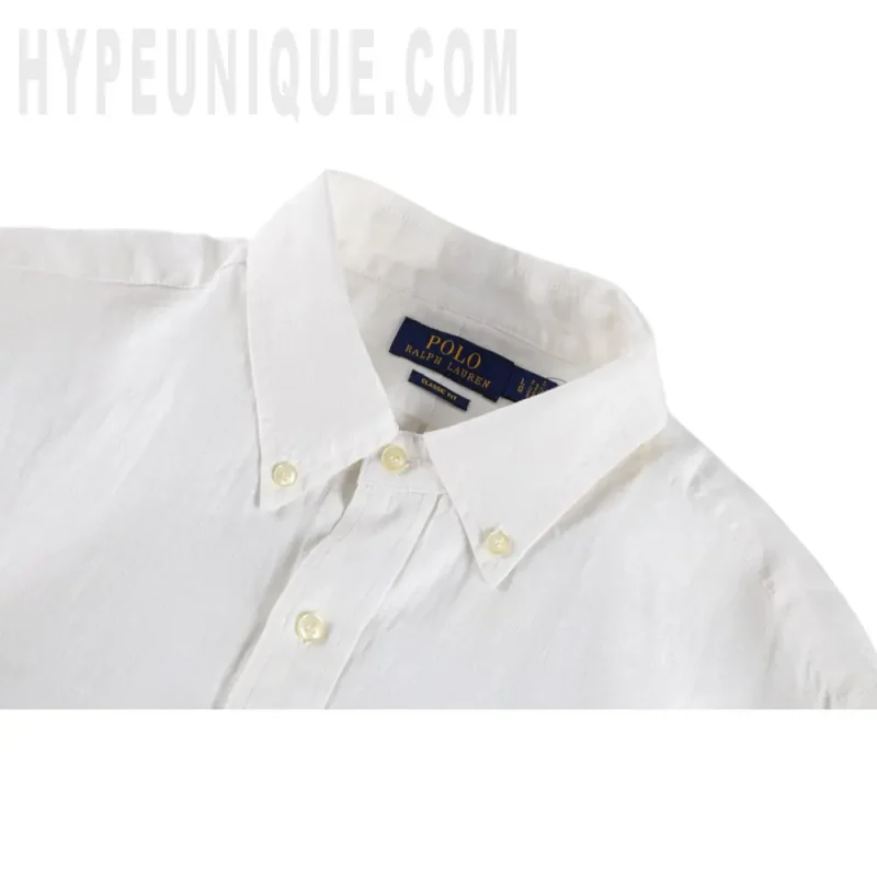 Close-up of the collar detail