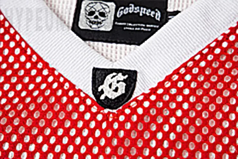 Close-up of the collar detail