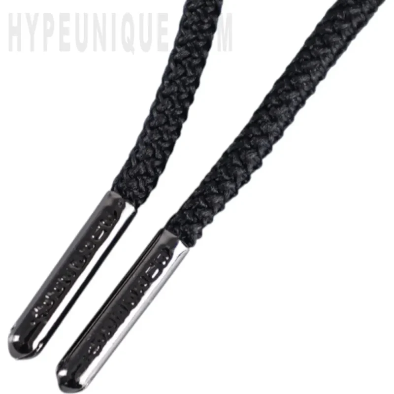 A pair of black laces