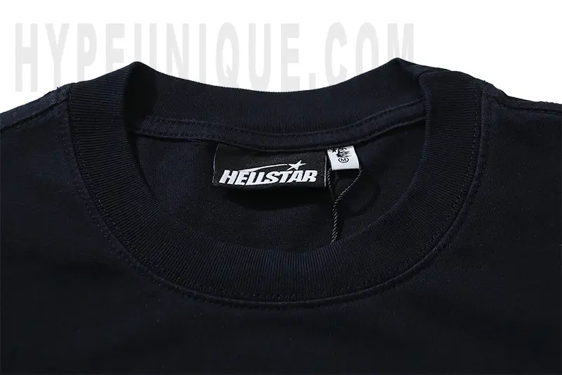 Close-up of the collar detail