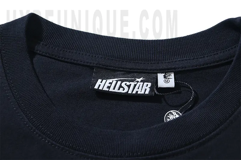 Close-up of the collar detail