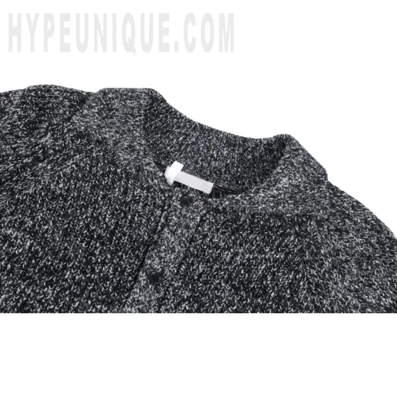 Close-up of the collar detail