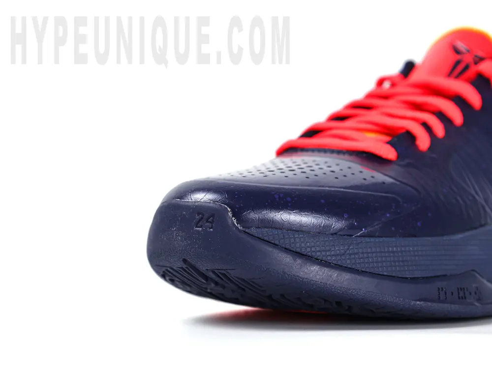 the dark blue toe
