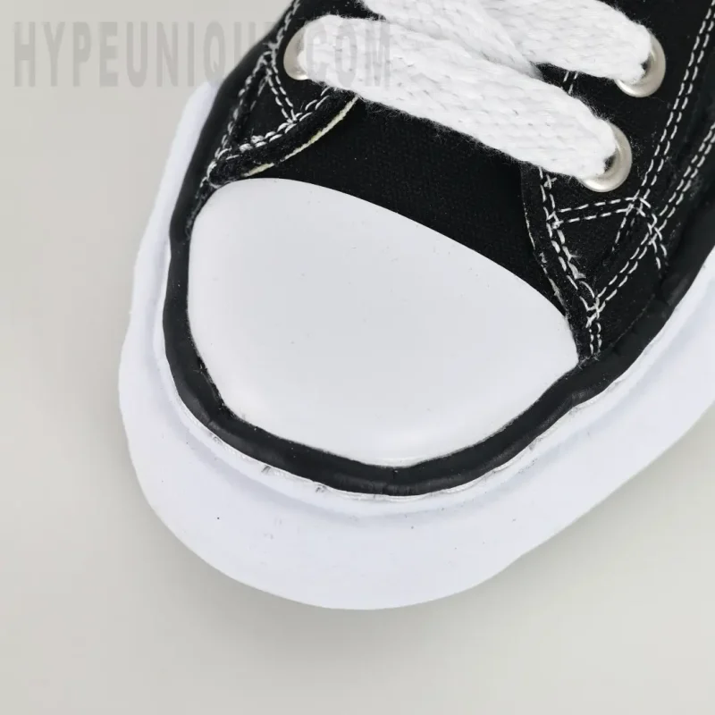 the white toe