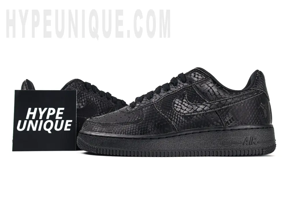 Front view of the Kobe Bryant x Nike Air Force 1 Low and hypeunique logo. Showing the black snakeskin upper.
